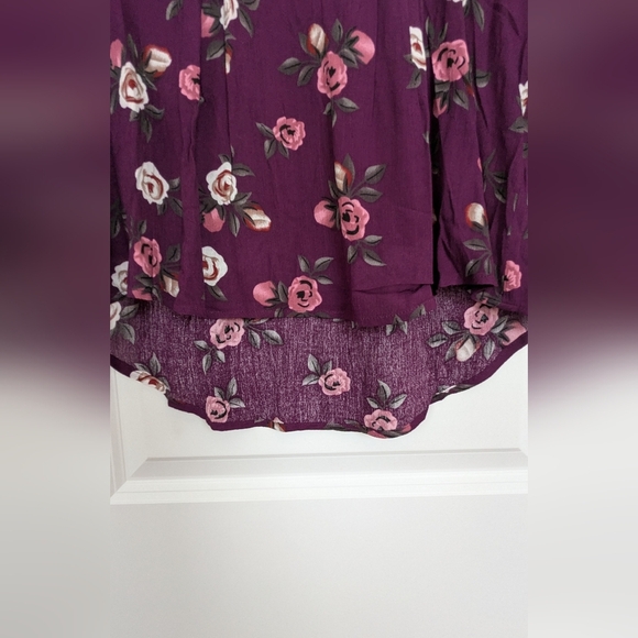 Monday Fun Women's Floral Purple Blouse Size Small - Picture 5 of 9
